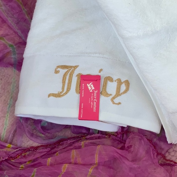 ๐2 Bath Towels, Juicy Couture Home Gold Embroidered Name Plush Oversised Set - Picture 2 of 4